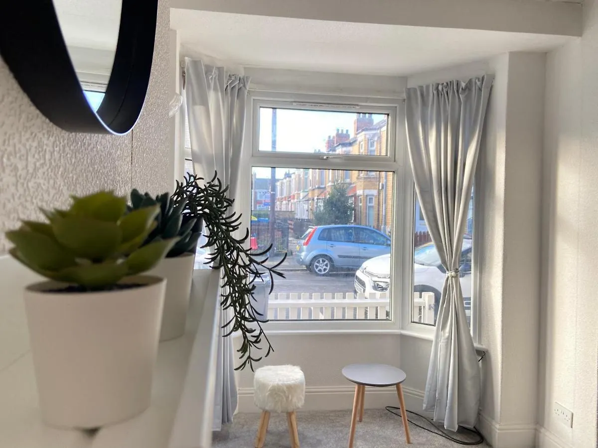 Kisobi Home Bedroom 2 Kingston upon Hull